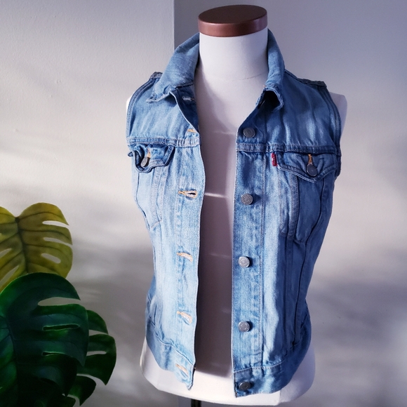 🏷Levi's Women's Sleeveless Denim Vest - S - Picture 2 of 11